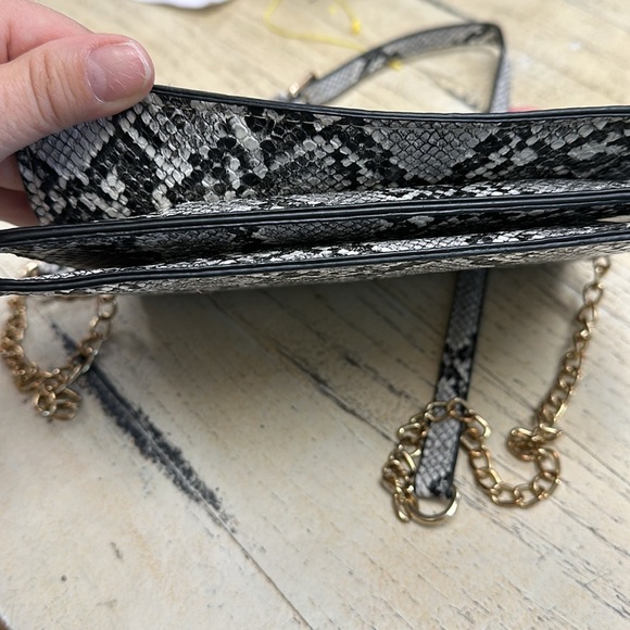 Urban expression black, gray and white snakeskin bag - Picture 6 of 9